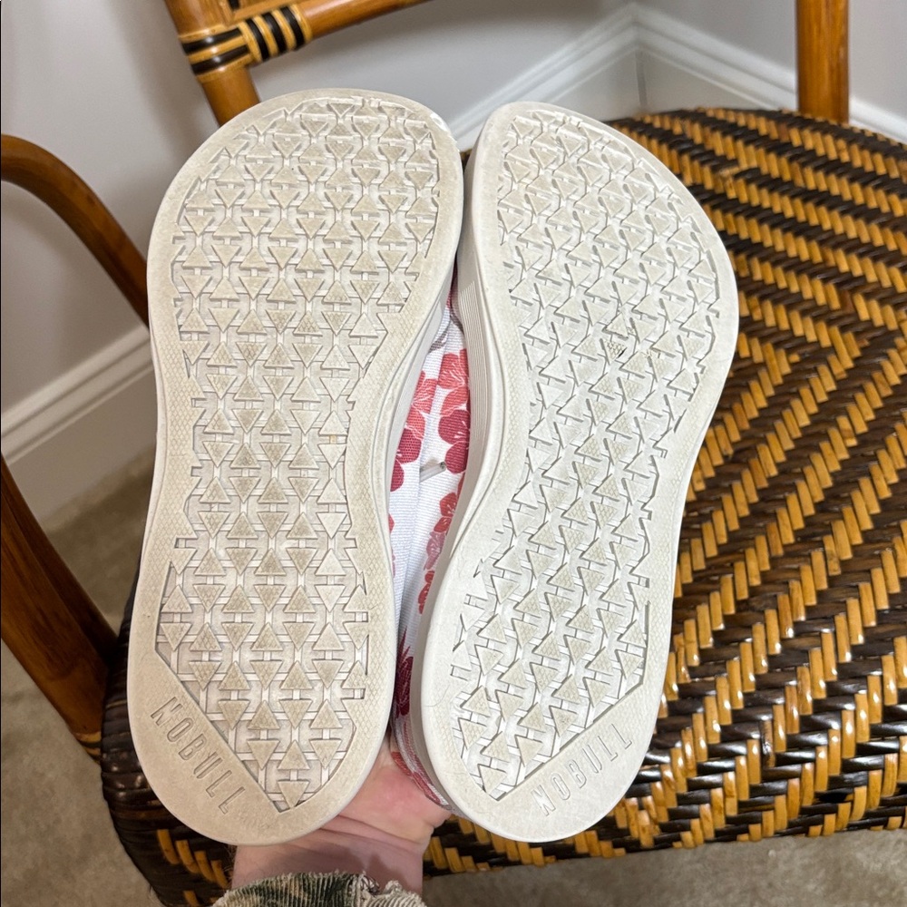 NOBULL Canvas Trainers Cherry Blossom 8.5 - Picture 6 of 8